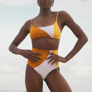 Left on Friday Pool Days Top *Party Waves - 24 Karat/Squeeze (Size M)